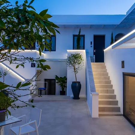 Boutique By Hills Adults Only 4*